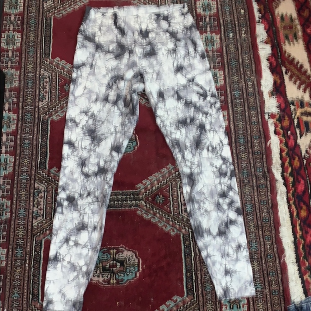 NWOT lululemon wunder Under 10